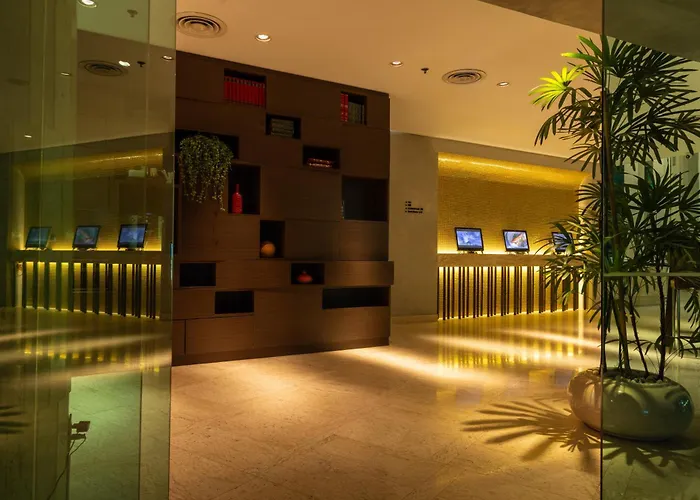 Lit Hotel
